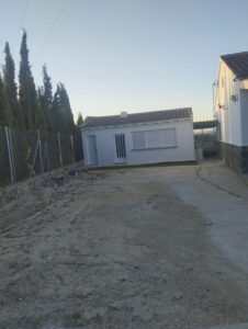 Barbaco con aseo blanca