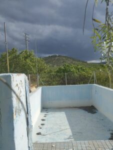 Piscina azul inmobicasasbullas