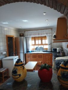 cocina iluminada inmobicasasbullas