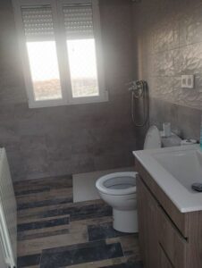 cuarto de año rustico con ducha inmobicasasbullas