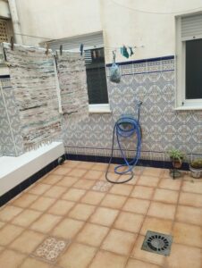 Patio con tendedero inmobicasasbullas