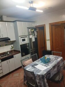 cocina blanca inmobicasasbullas